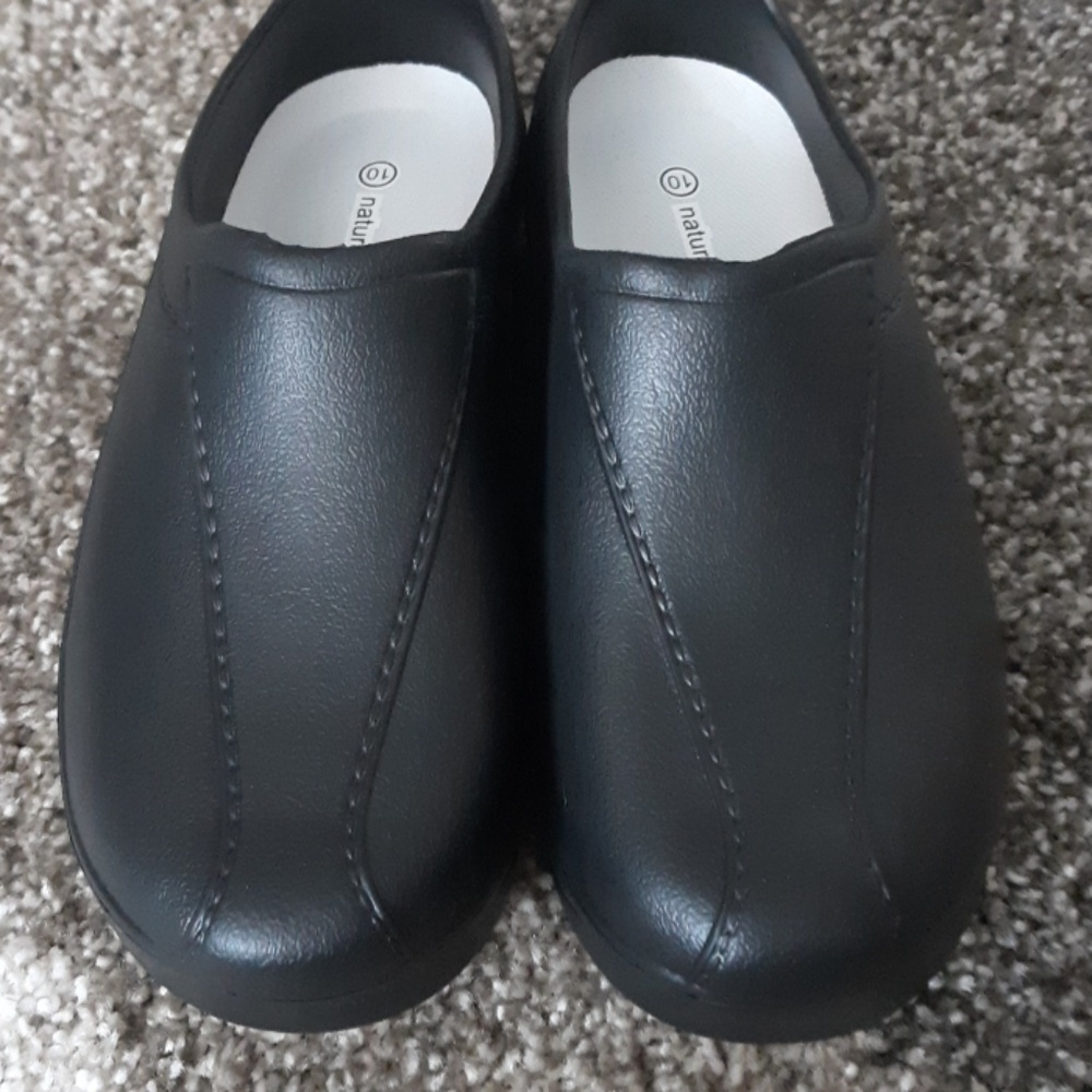Nursing clogs